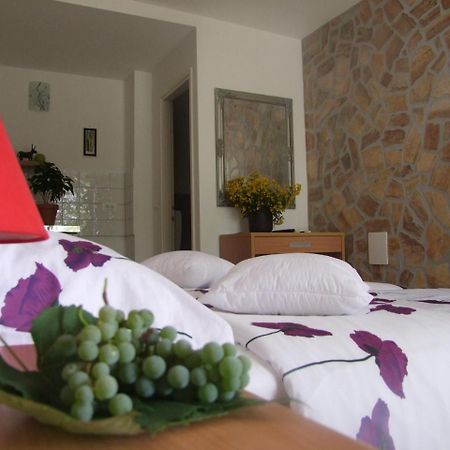 רוביני Guest House Korado מראה חיצוני תמונה