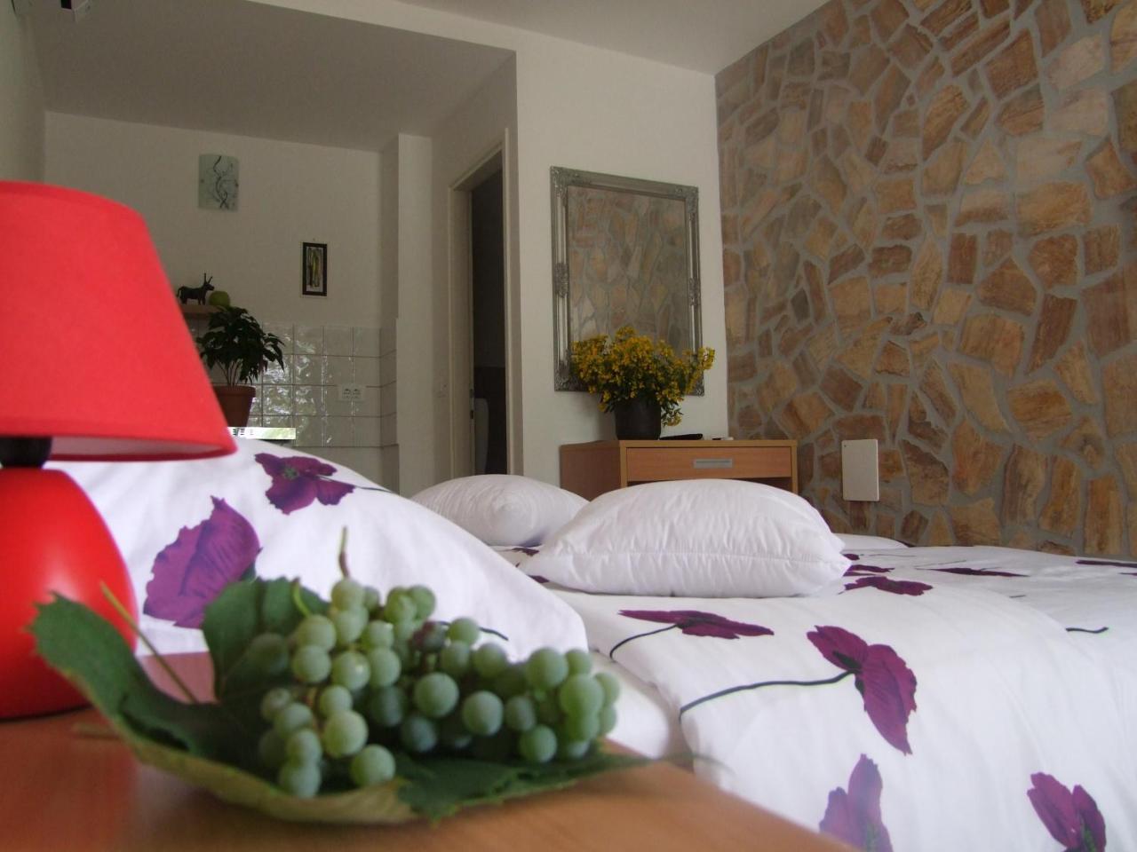 רוביני Guest House Korado מראה חיצוני תמונה