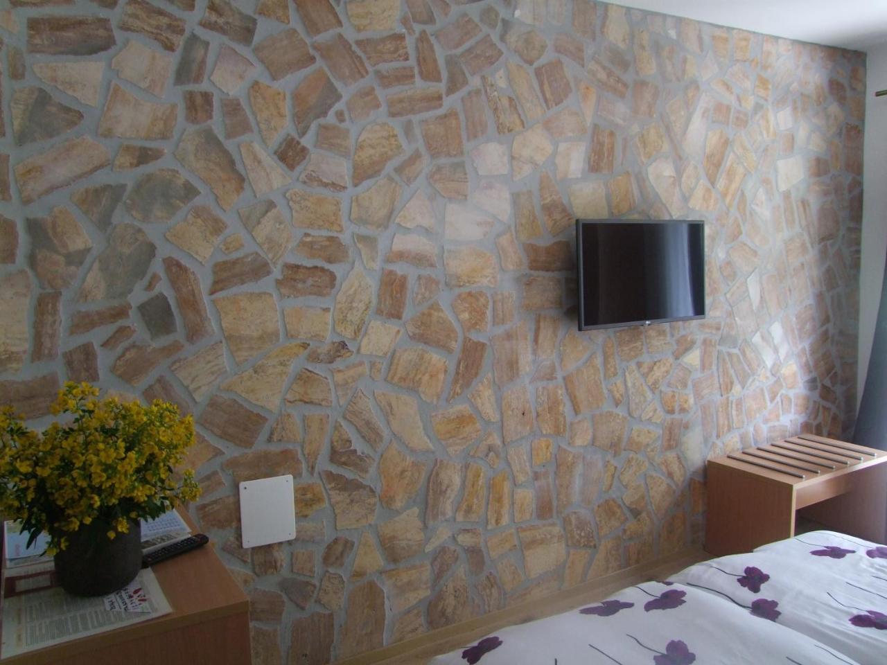רוביני Guest House Korado מראה חיצוני תמונה
