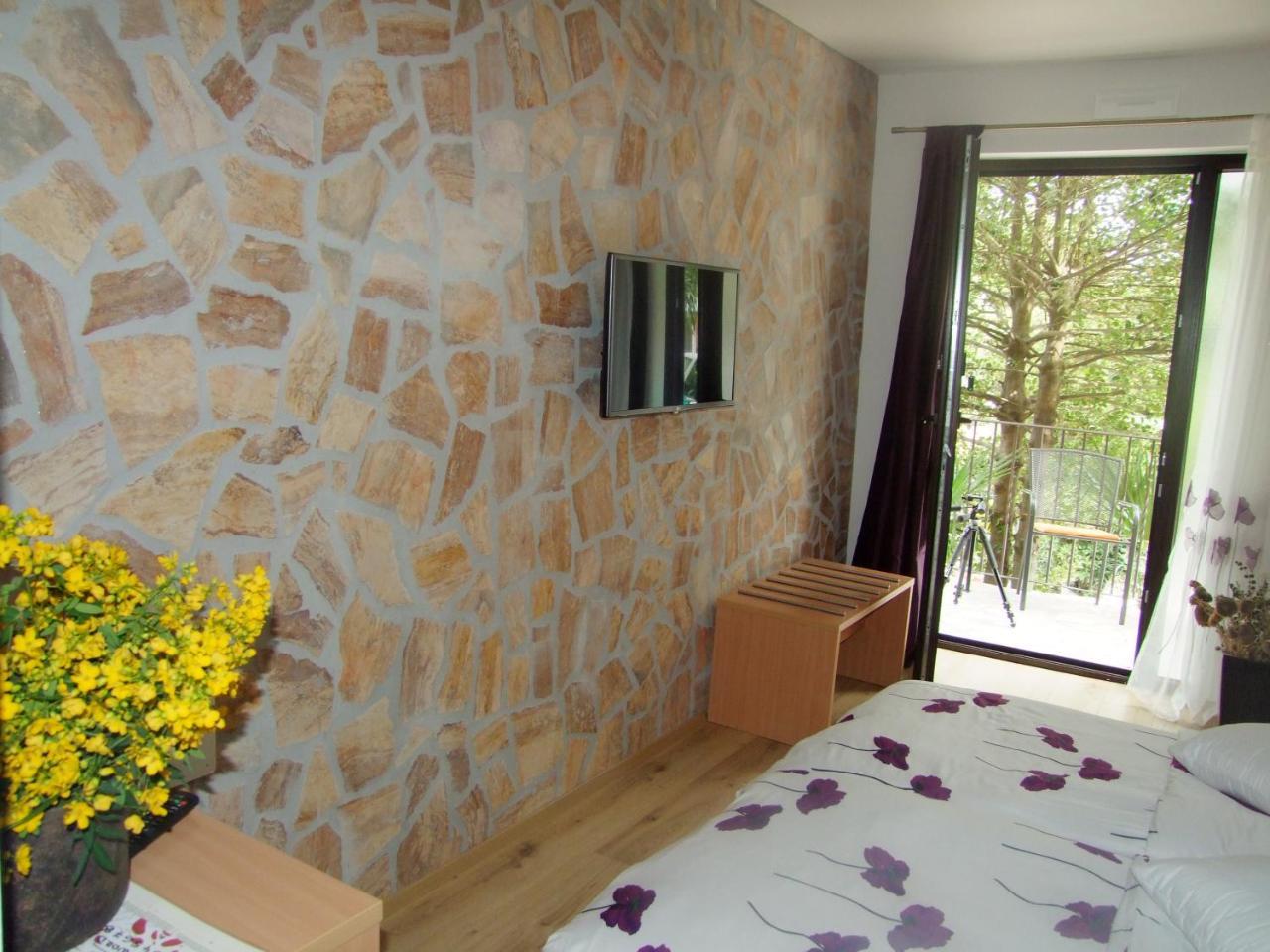 רוביני Guest House Korado מראה חיצוני תמונה