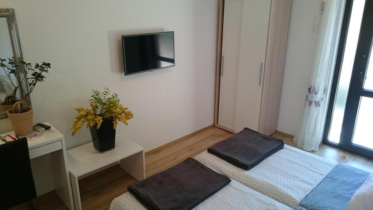 רוביני Guest House Korado מראה חיצוני תמונה