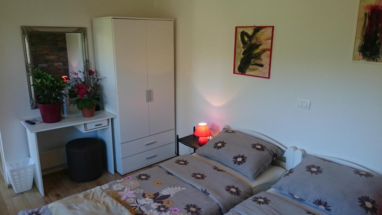 רוביני Guest House Korado מראה חיצוני תמונה